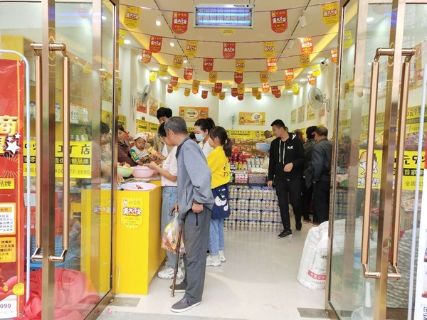 饞嘴郎零食加盟店如何提高服務(wù)質(zhì)量？