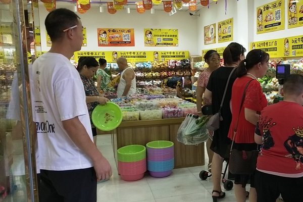 饞嘴郎儀隴馬鞍鎮(zhèn)6元9零食加盟店開業(yè)大吉，祝老板生意興??！