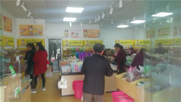 創(chuàng)業(yè)開店選擇休閑零食行業(yè)合適嗎？零食店加盟能否吃香？