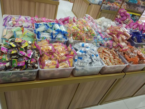 零食店貨架如何保養(yǎng)？有哪些注意事項(xiàng)？