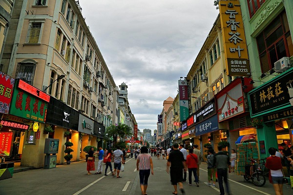 廈門附近鄉(xiāng)鎮(zhèn)開零食店怎么加盟？